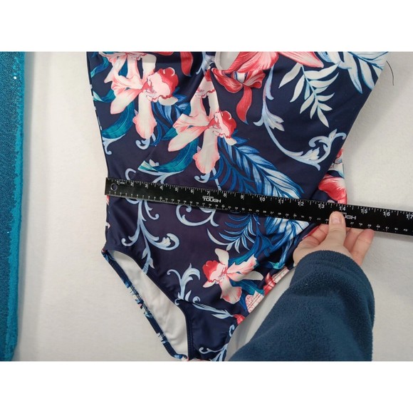 NWOT Carmen Marc Valvo Swimwear One Piece One Shoulder Keyhole Swimsuit Size 14 - Picture 7 of 13